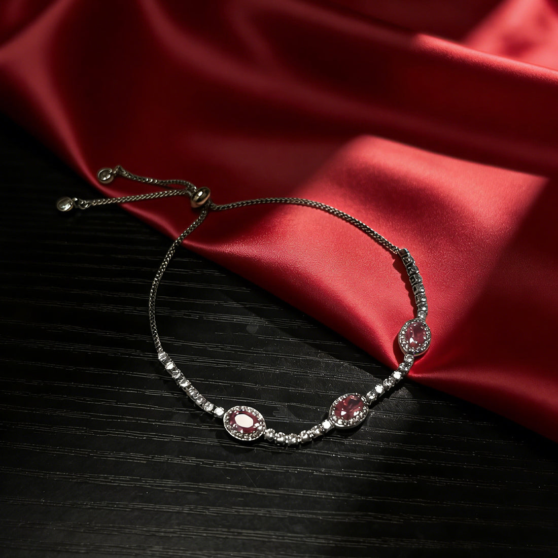 Elite Petal-Cut Glow